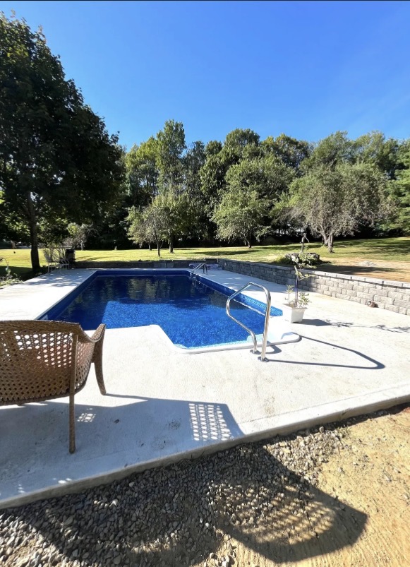 comprehensive pool maintenance services in new hampshire